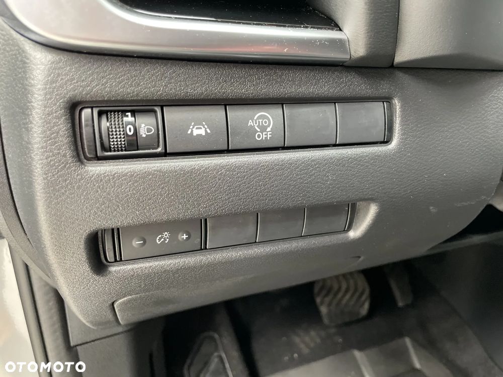 Nissan Qashqai 1.3 DIG-T MHEV 4x4 N-Connecta Xtronic - 13