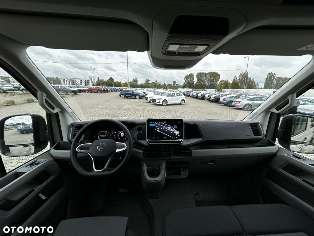 Volkswagen Crafter Crafter 35 Skrzyniowy z podwójną kabiną silnik: 2,0 l EU6 SCR 177 KM / skrzynia biegów: 4MOTION automatyczna 8-biegowa rozstaw osi: 3640 mm - 19