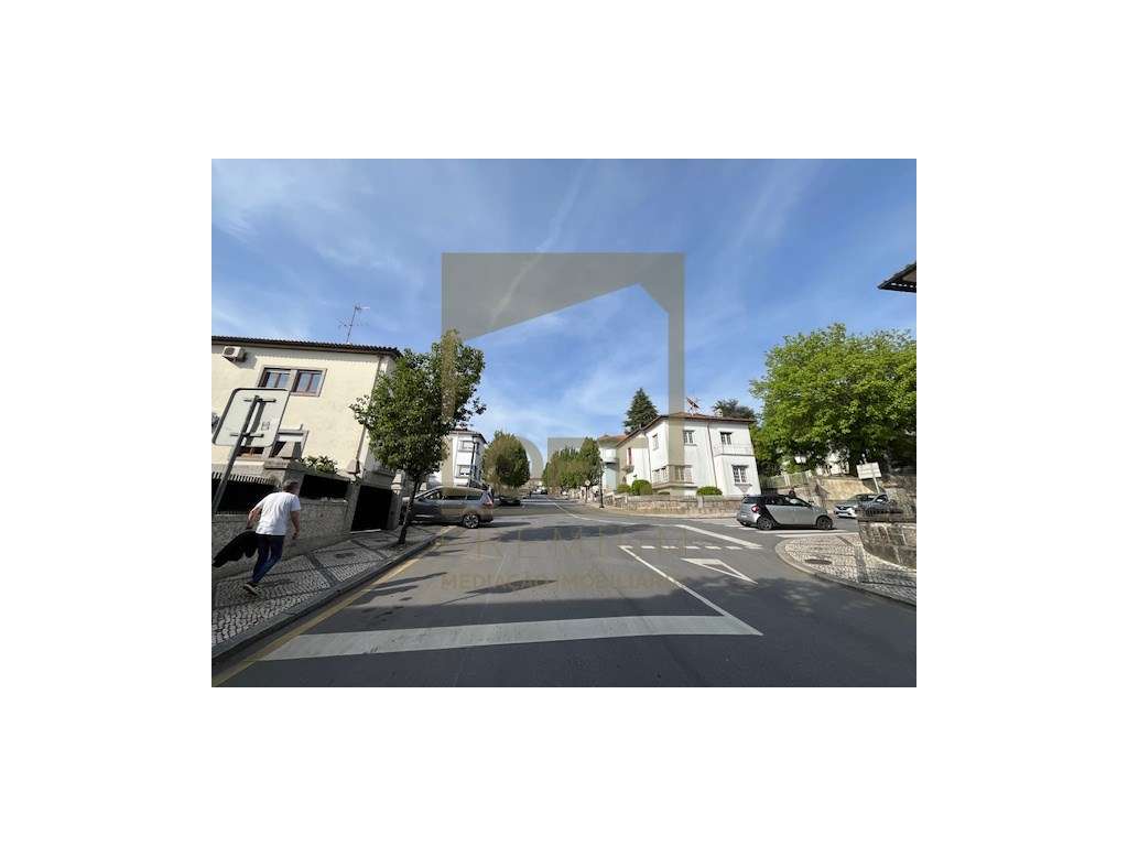 Moradia para Serviços no Centro de Guimarães - Grande imagem: 2/4