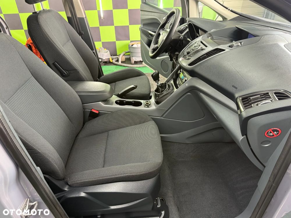 Ford Grand C-MAX - 14