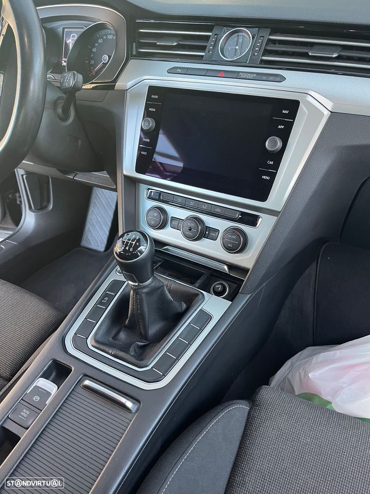 VW Passat Variant - 5