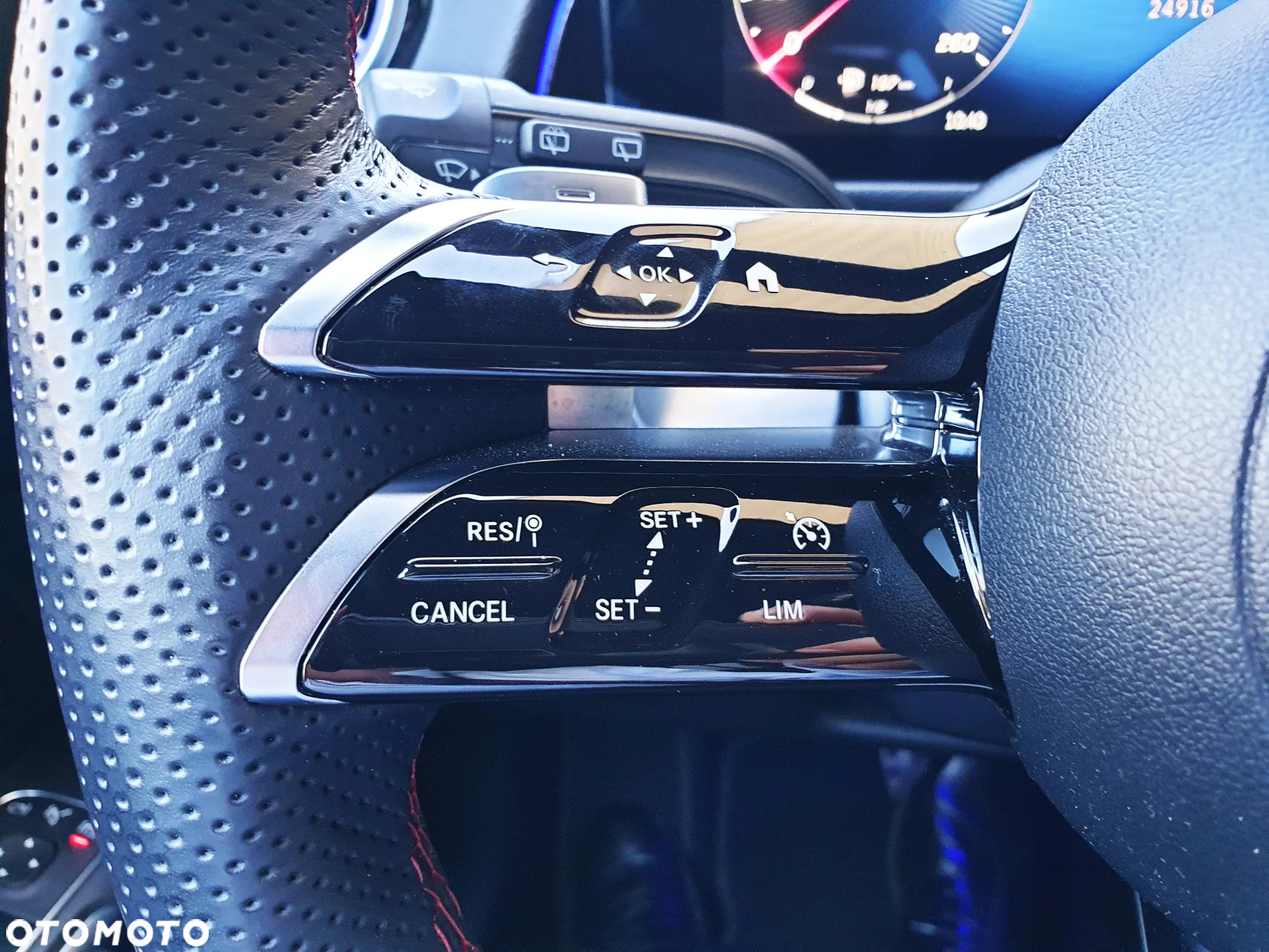 Mercedes-Benz GLB 200 d 4-Matic AMG Line 8G-DCT - 33