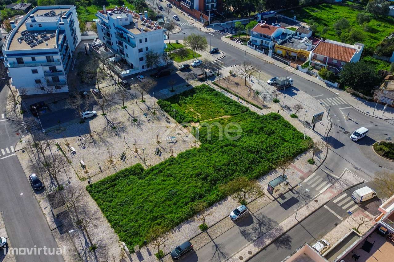 Terreno Urbano com viabilidade para Prédio com 15 Frações e uma loj... - Grande imagem: 4/18
