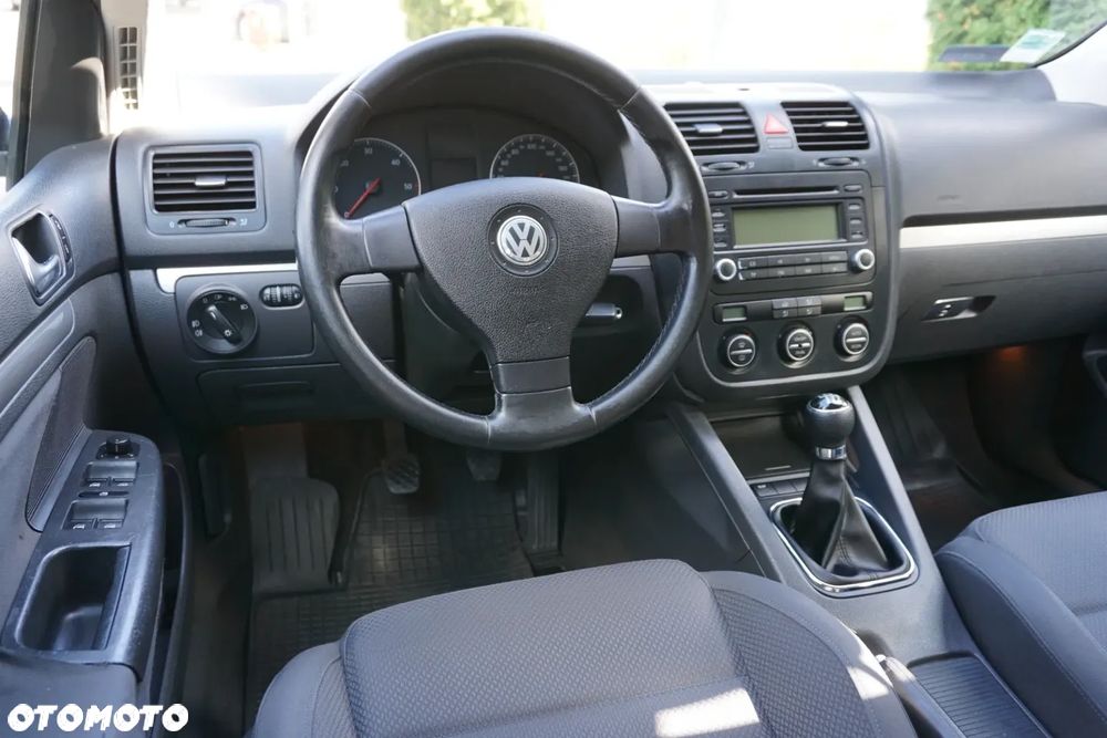 Volkswagen Golf - 11
