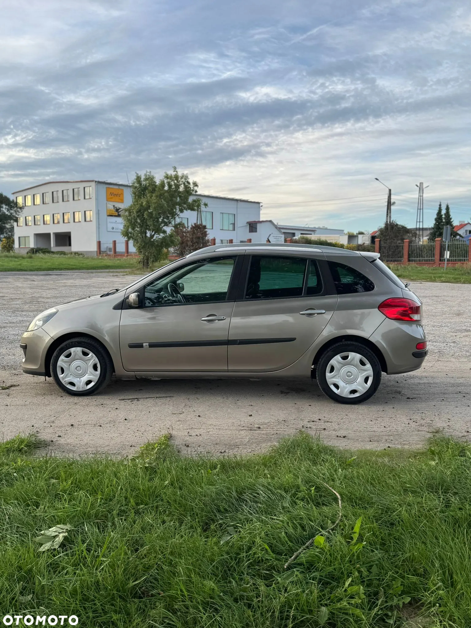 Renault Clio 1.2 16V 75 Collection - 8