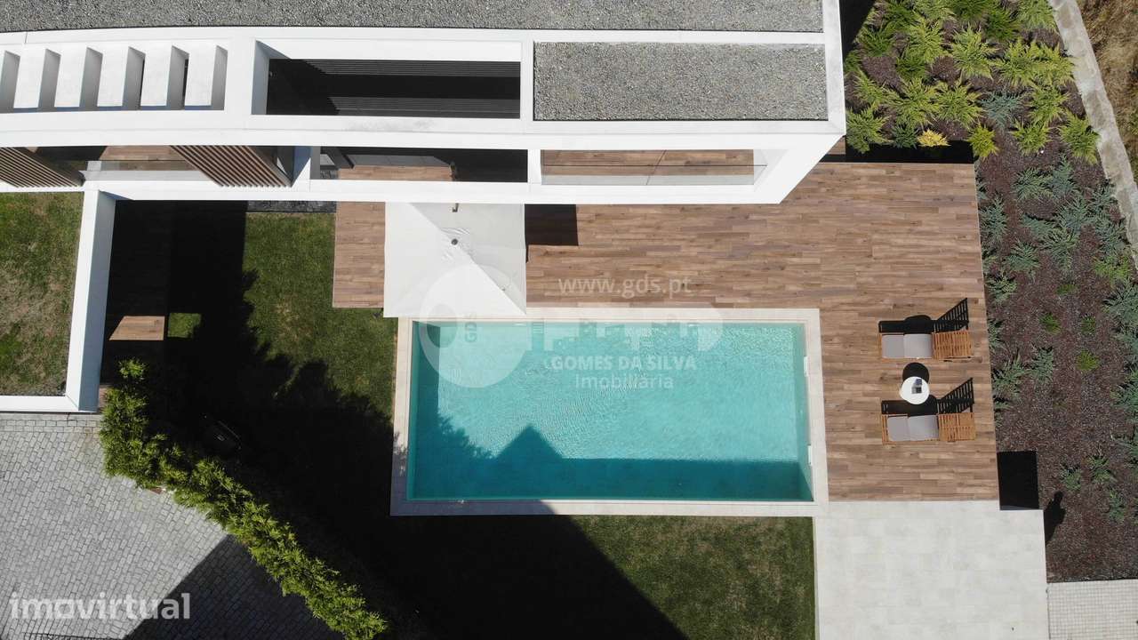 Moradia de Luxo T4 | Arquitetura Contemporânea | Tebosa, Braga - Grande imagem: 2/60