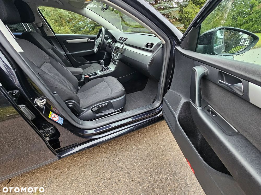 Volkswagen Passat 2.0 TDI DPF BlueMotion Technology Comfortline - 5