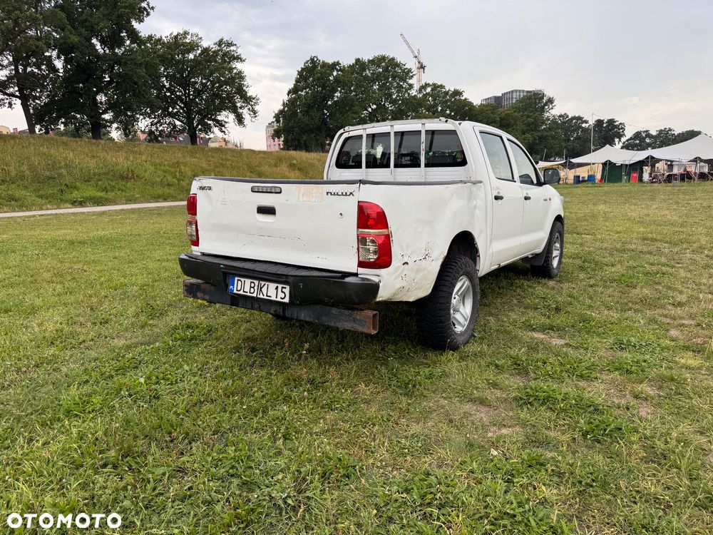 Toyota Hilux 4x4 Double Cab - 9