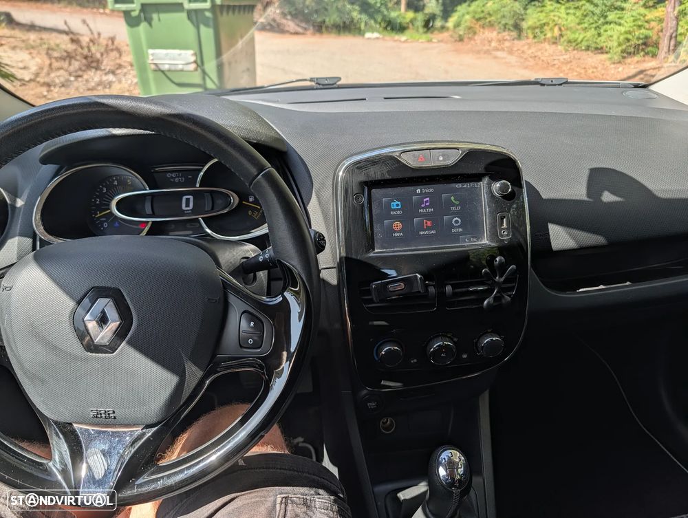 Renault Clio - 11