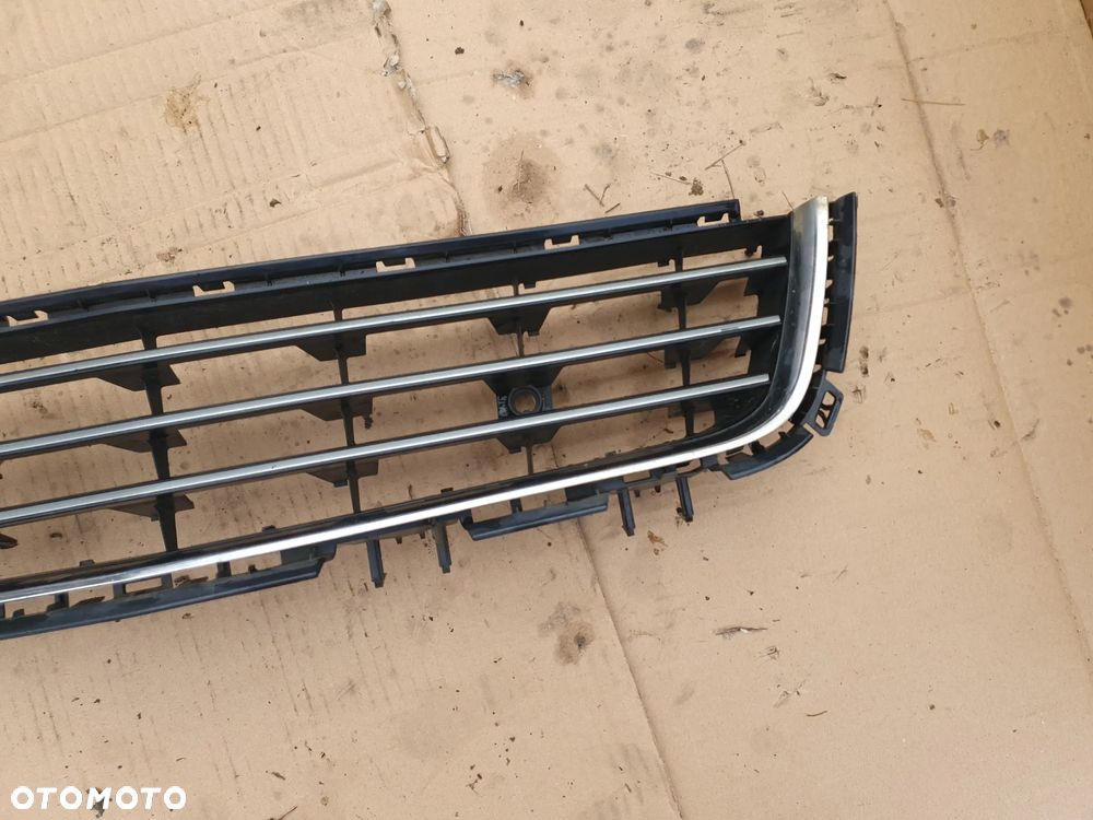 ATRAPA ZDERZAKA PRZÓD PRZEDNIA KRATKI ŚRODKOWA OPEL ASTRA H 13238553 - 2