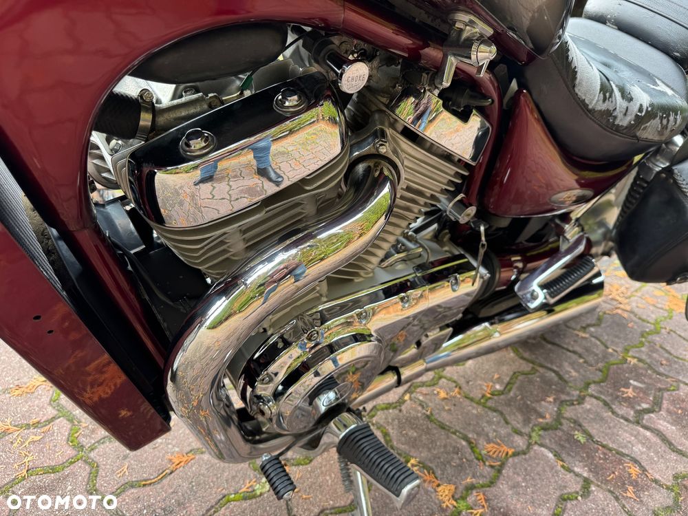 Suzuki Intruder - 18