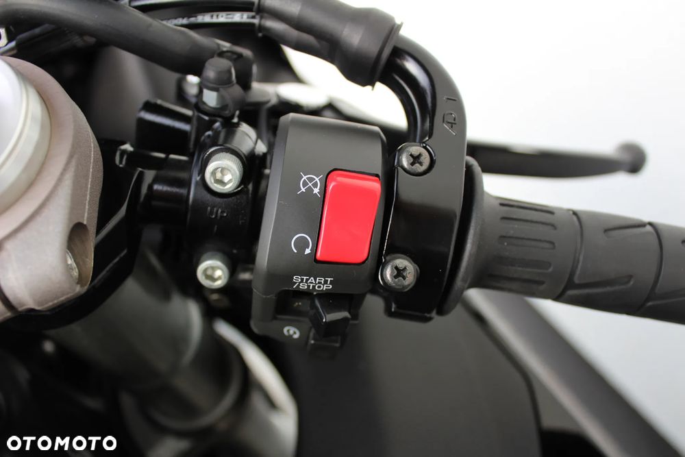 Kawasaki ZXR - 21