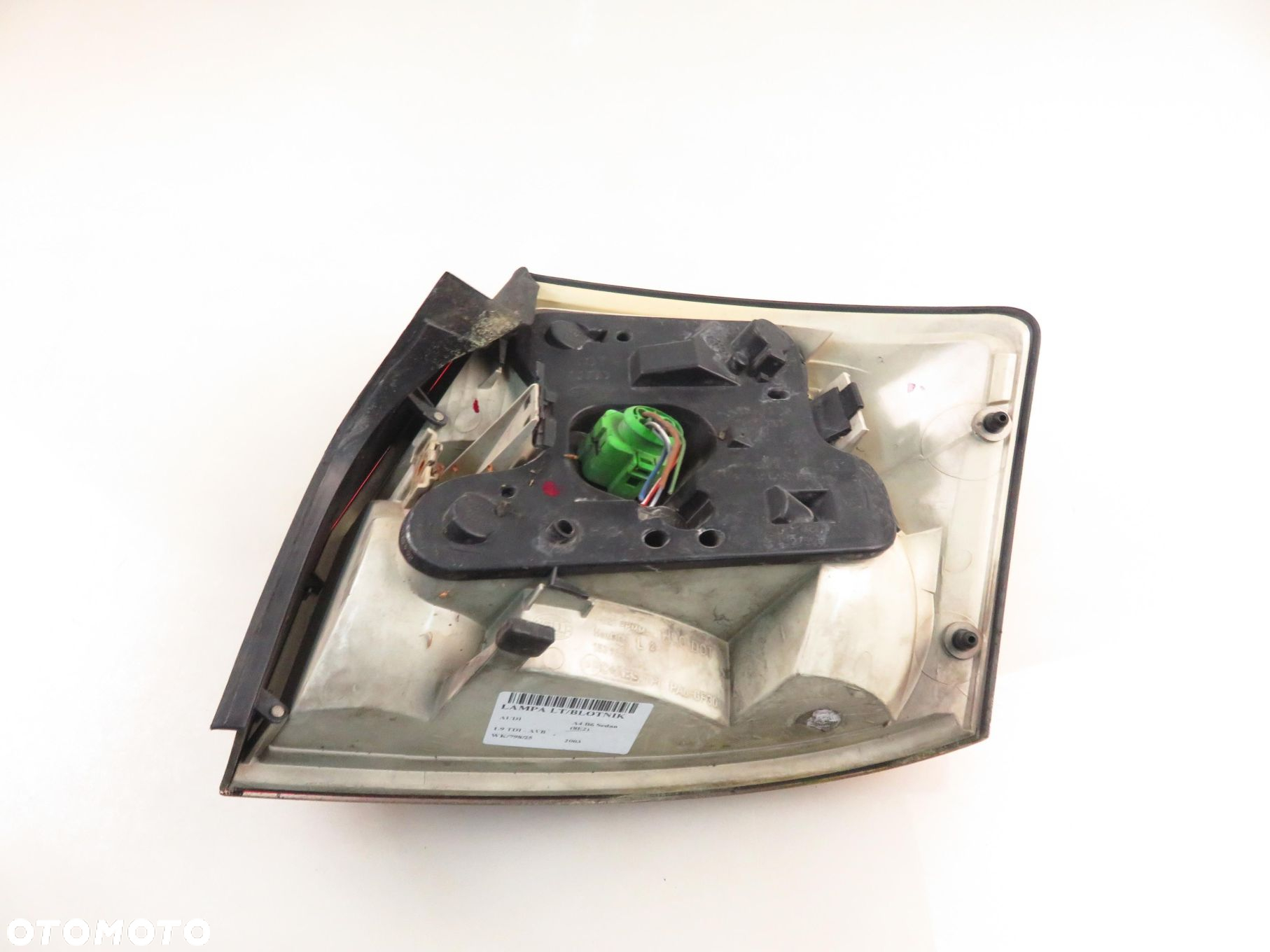 LAMPA LEWA TYLNA AUDI A4 B6 Sedan (8E2) 8E0945095C - 8