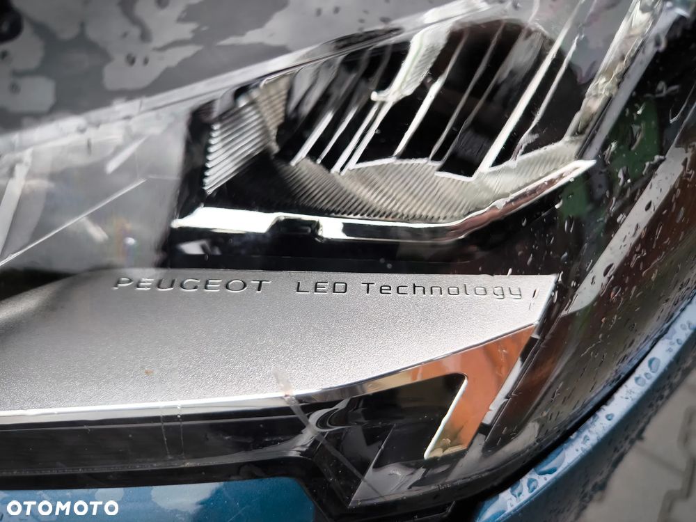 Peugeot 3008 1.2 PureTech GPF Allure S&S EAT8 - 15