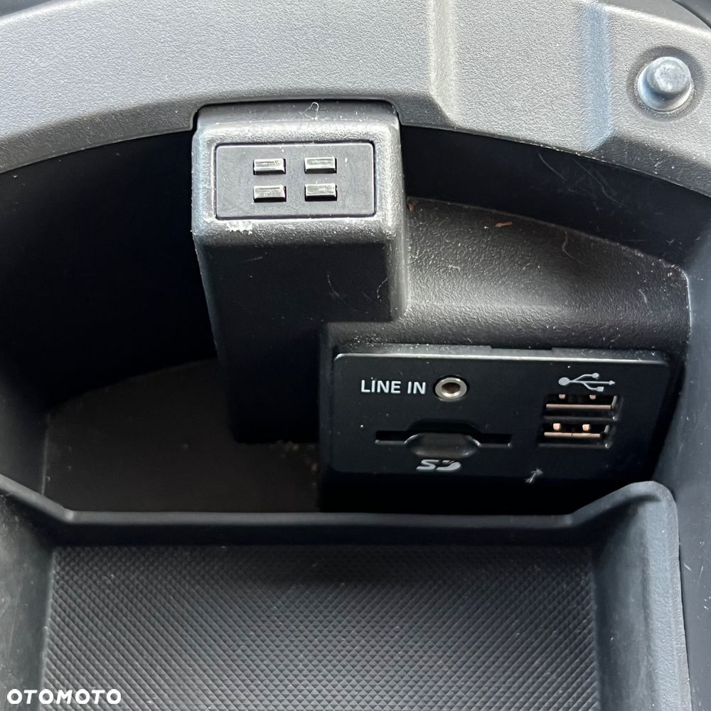 Ford Kuga 1.5 EcoBoost 2x4 Titanium - 35