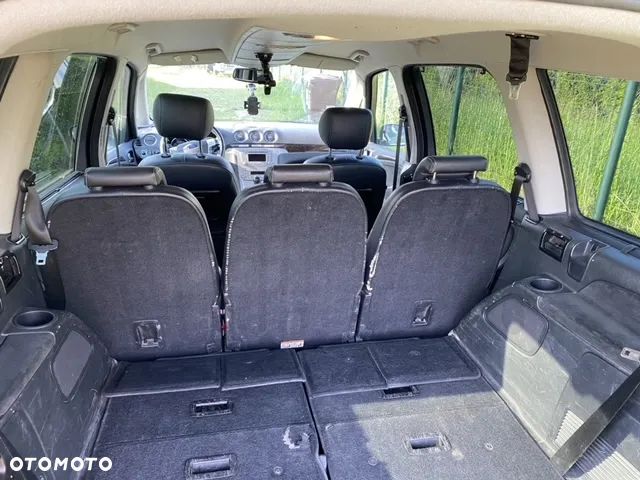 Ford Galaxy - 10