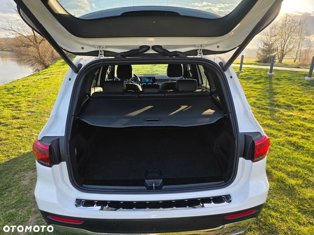 Mercedes-Benz GLB 250 4-Matic 8G-DCT - 15