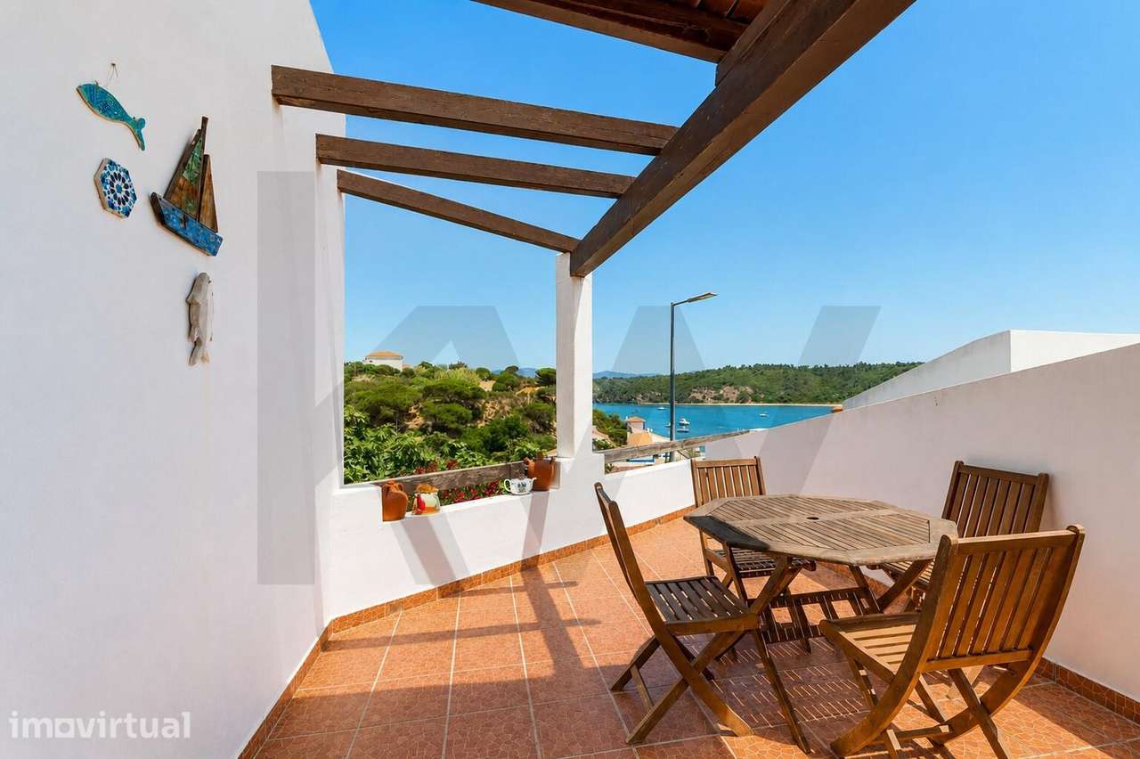 CASA COM 3 QUARTOS E TERRAÇO NO CENTRO DE VILA NOVA DE MILFONTES - Grande imagem: 3/28