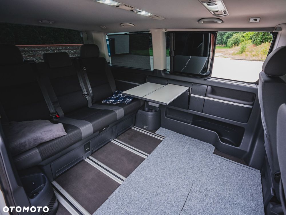 Volkswagen Multivan - 9