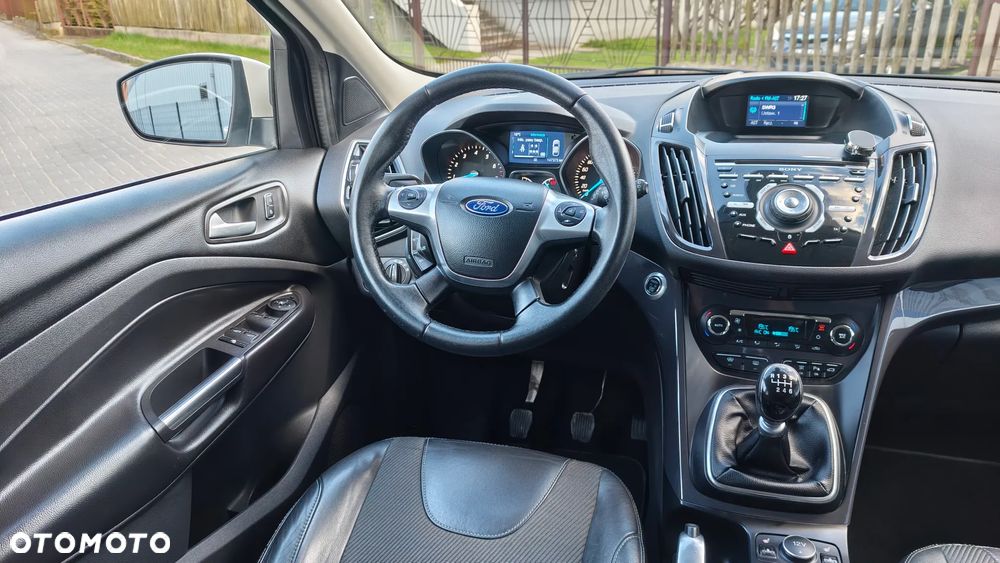 Ford Kuga 1.6 EcoBoost 2x4 Individual - 23