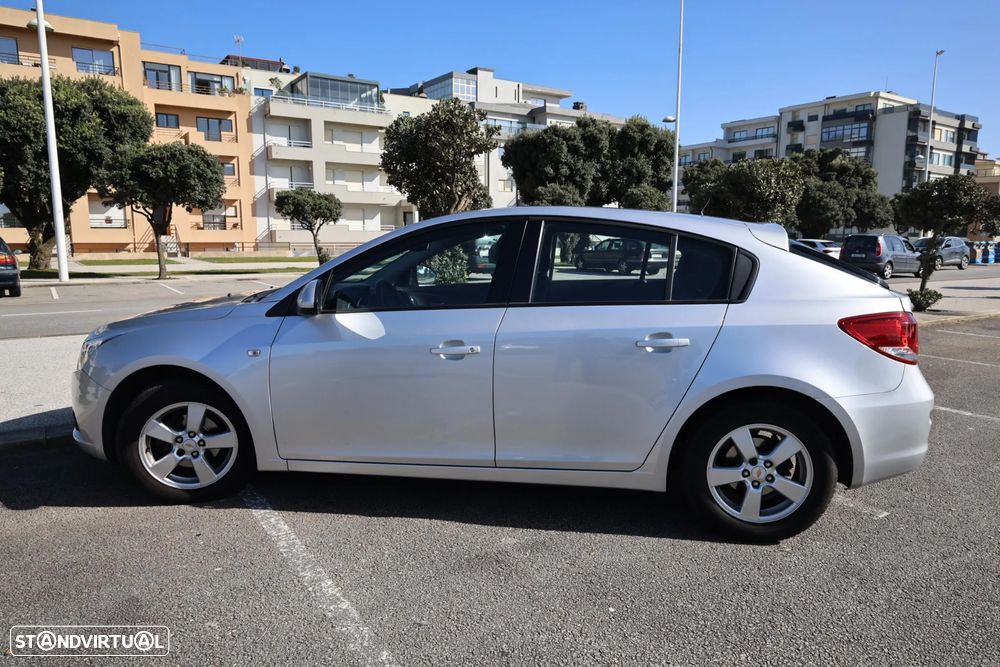 Chevrolet Cruze 1.6 LT - 1