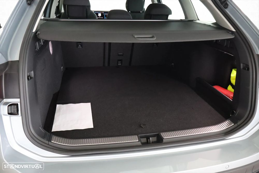VW Passat Variant 1.5 TSI eHybrid Business DSG - 18