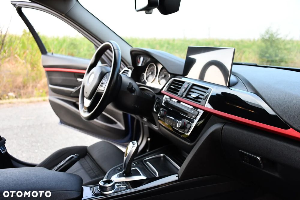 BMW Seria 3 318i Sport Line - 20
