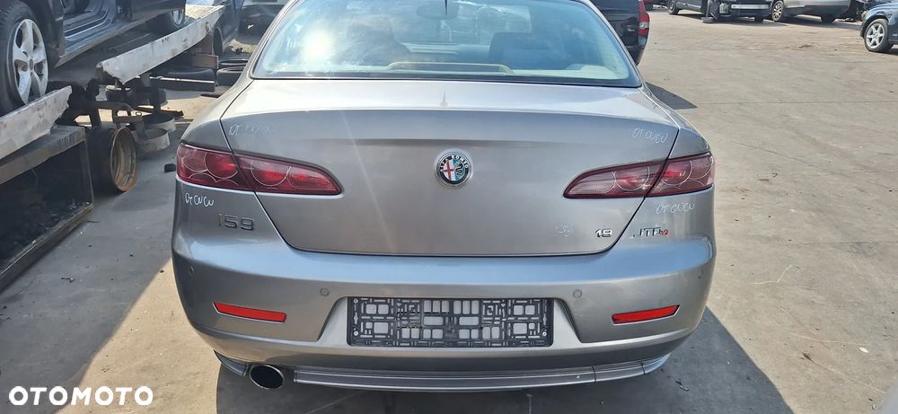 Alfa Romeo 159 Sedan  Zderzak Tył Tylny Pod Pdc Kod Lakieru 651 - 1