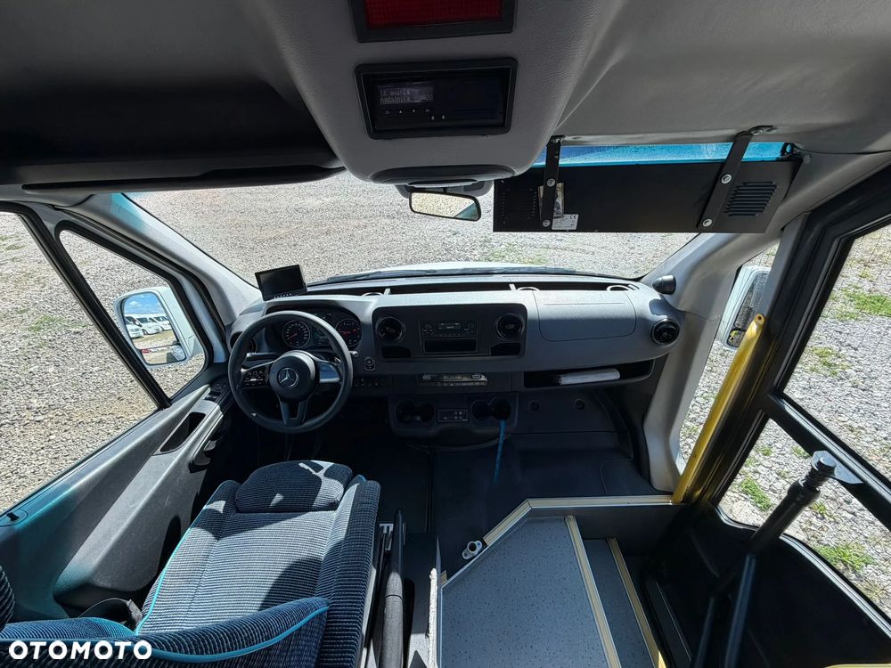 Mercedes-Benz Sprinter 517 - 23