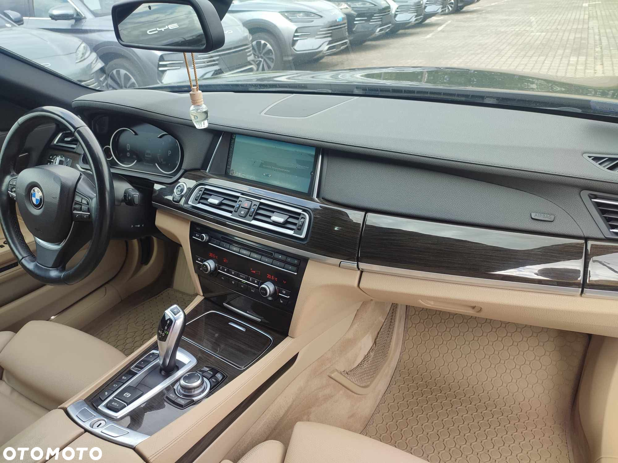 BMW Seria 7 730d xDrive - 15