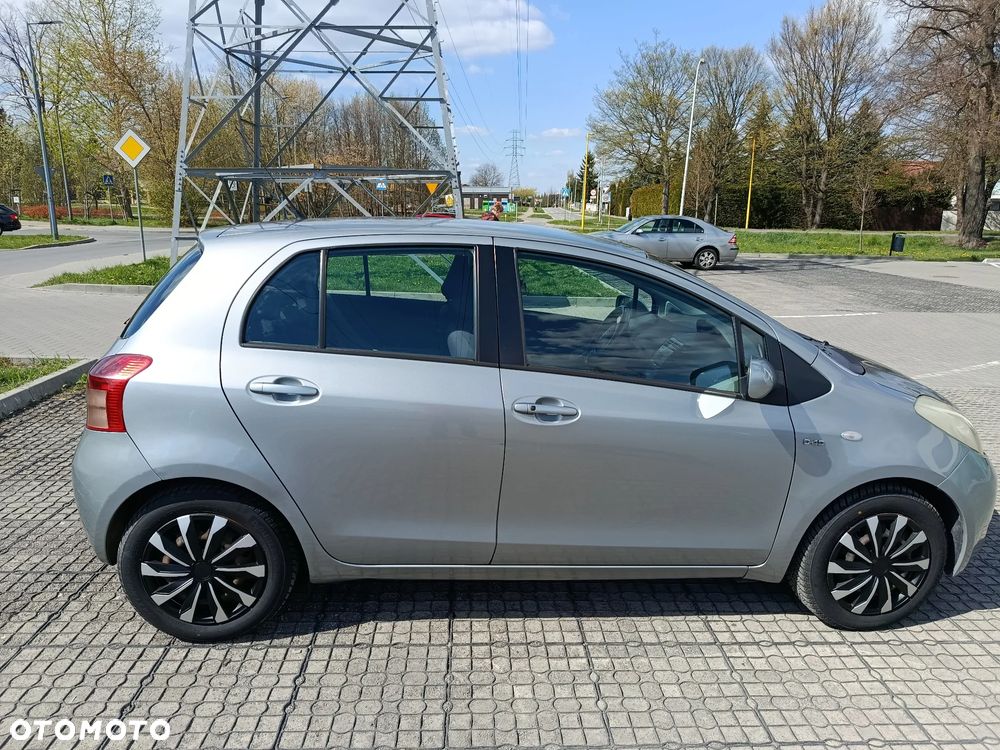 Toyota Yaris - 4