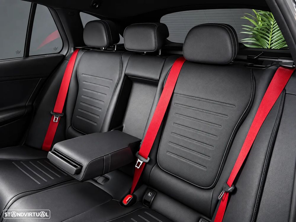 Mercedes-Benz C 300 e AMG Line - 51