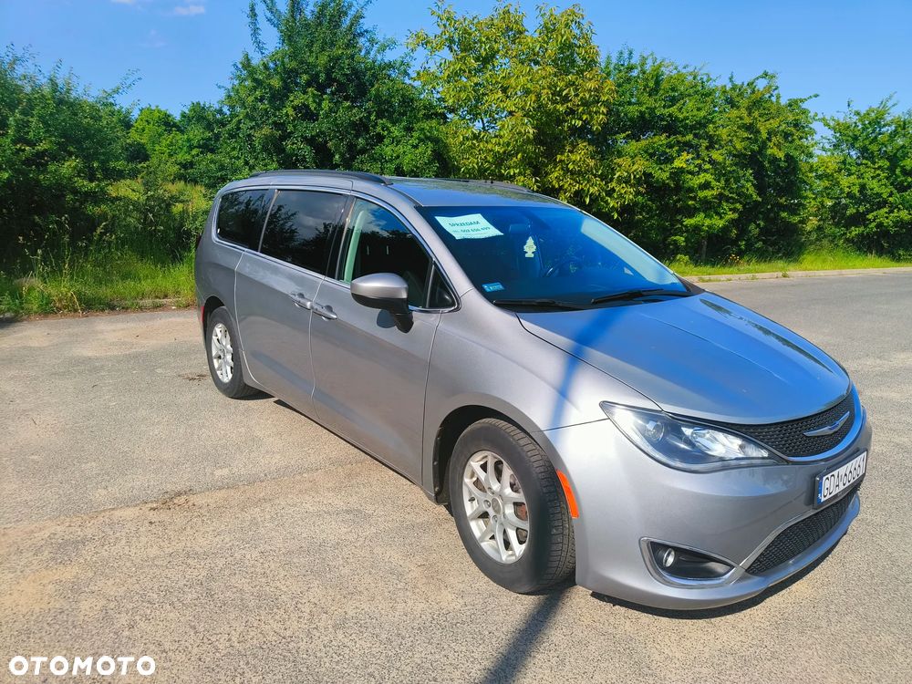 Chrysler Pacifica - 3