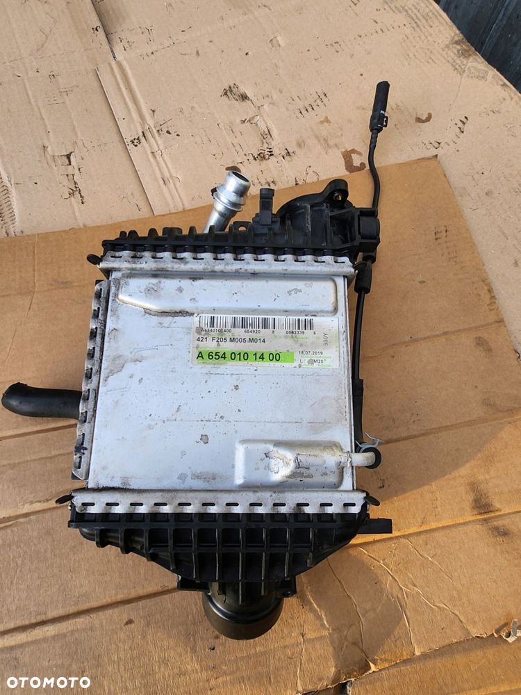 chłodnica intercooler mercedes w213 w205 2.0cdi - 1
