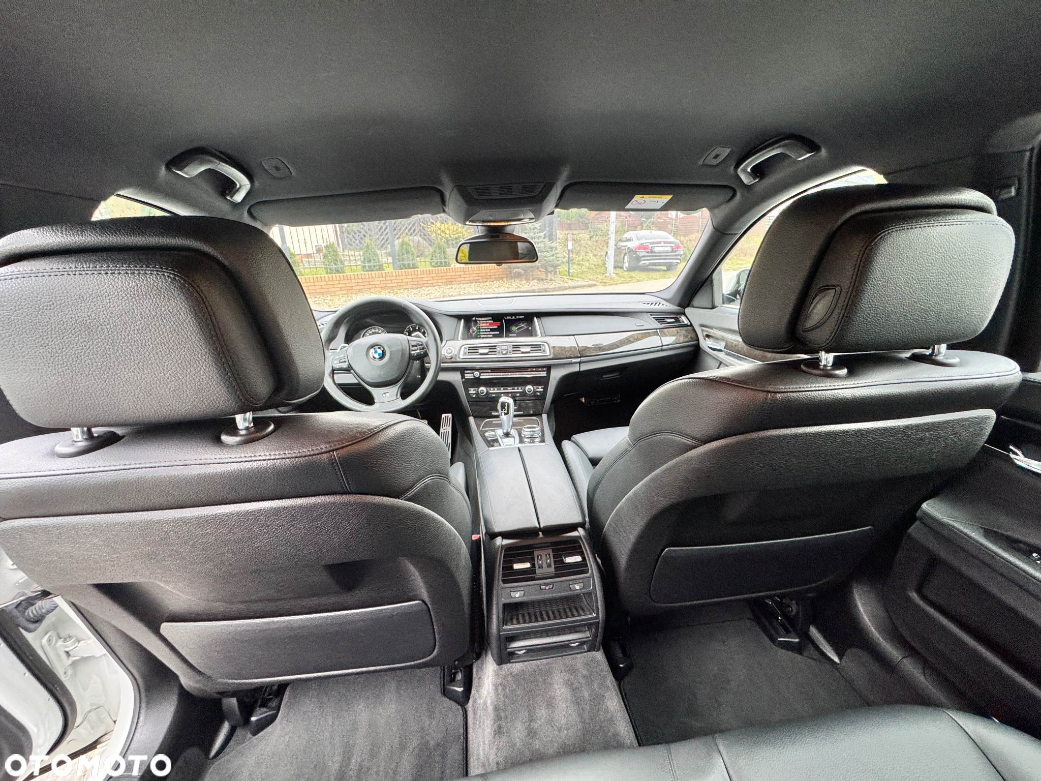 BMW Seria 7 740i - 33