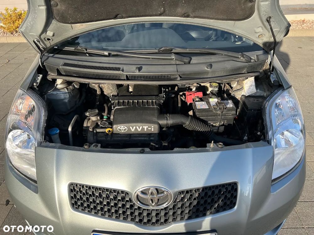 Toyota Yaris 1.3 Terra Gold - 9