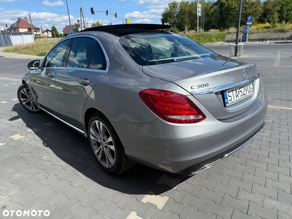 Mercedes-Benz Klasa C 300 7G-TRONIC Exclusive - 25