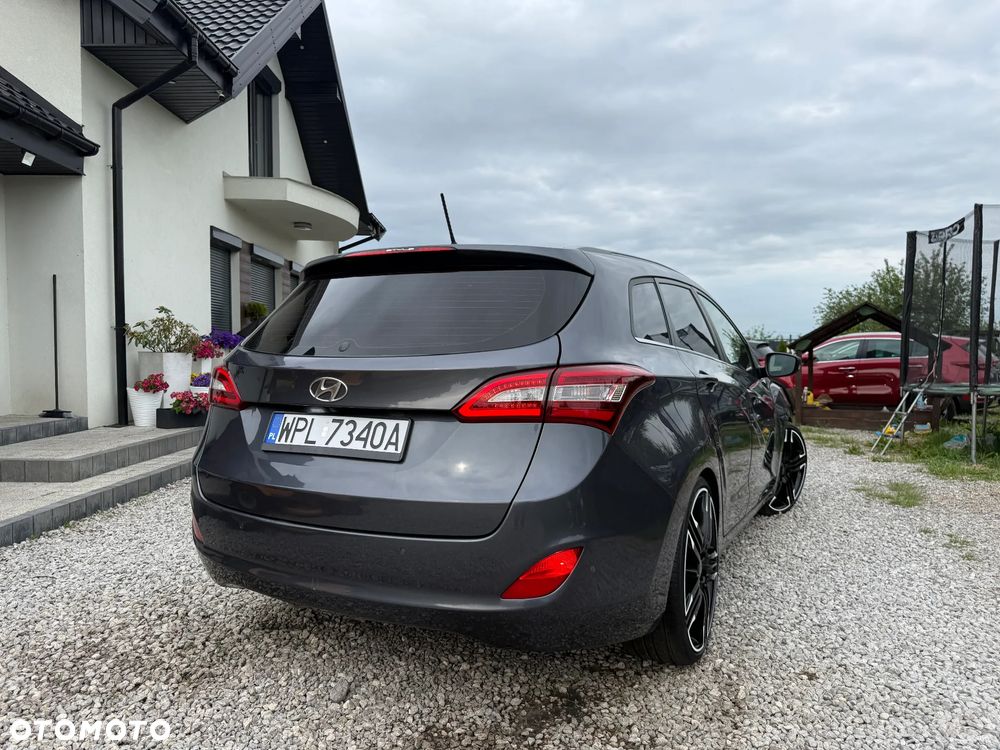 Hyundai i30 1.6 CRDi Premium - 40