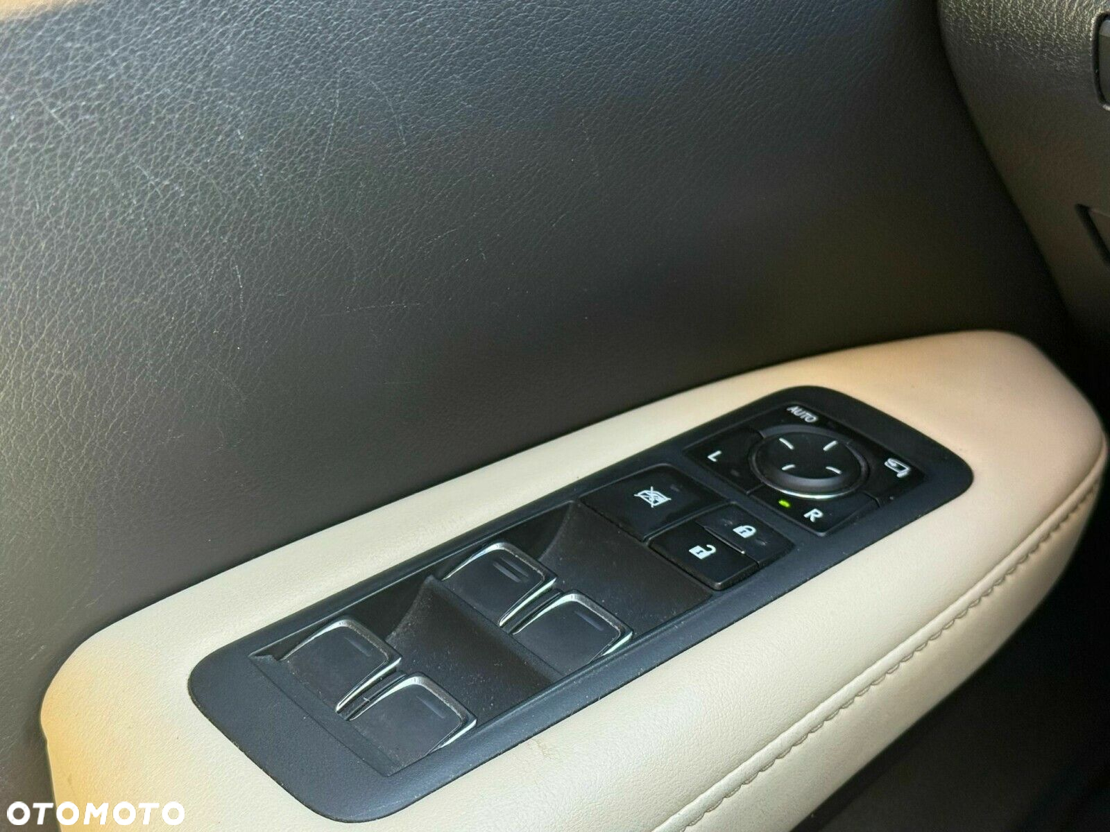 Lexus RX - 25