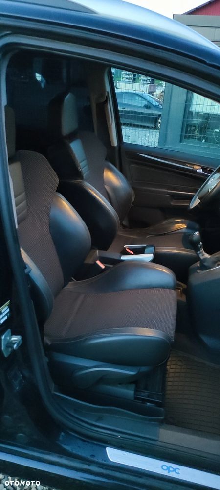 Opel Zafira OPC - 8