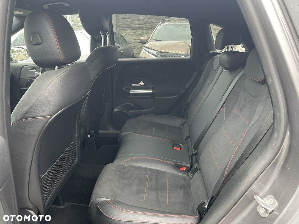 Mercedes-Benz Klasa B 220 4-Matic AMG Line 7G-DCT - 10