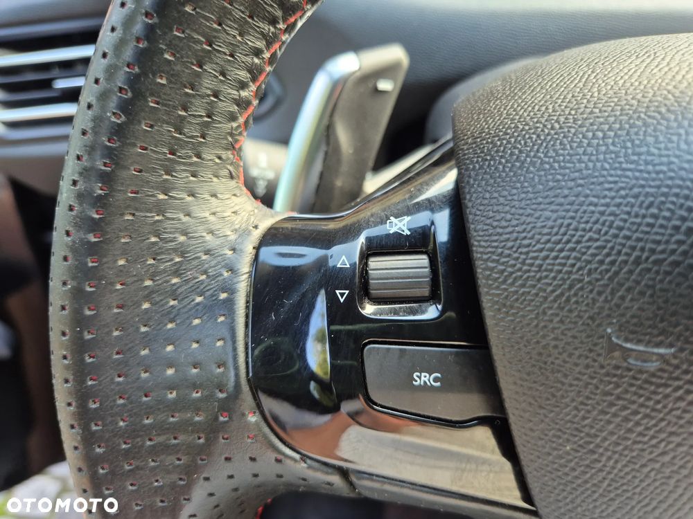 Peugeot 308 BlueHDi 120 EAT6 Stop & Start GT-Line Edition - 11