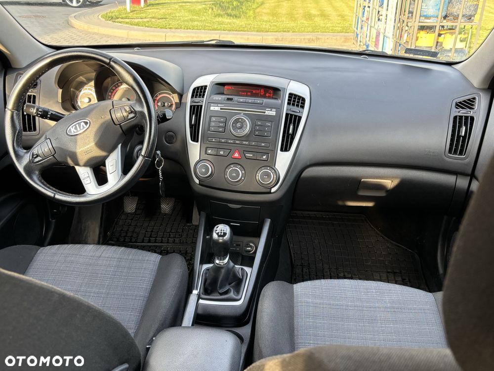 Kia Ceed - 7