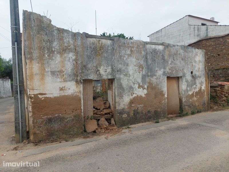 Vendo terreno urbano com ruinas - Grande imagem: 2/7