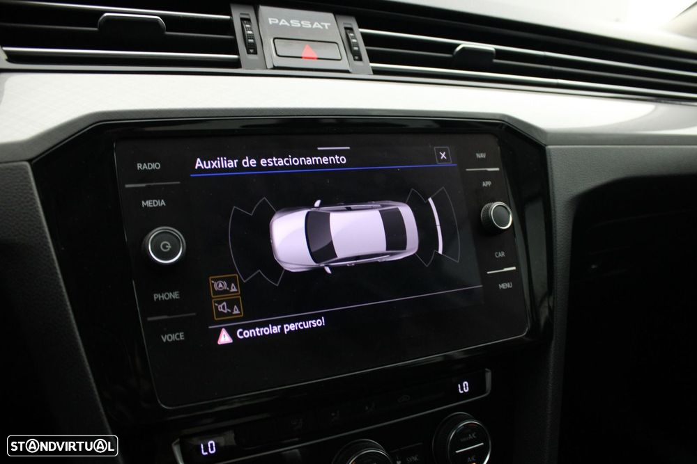 VW Passat 1.6 TDI Business DSG - 20