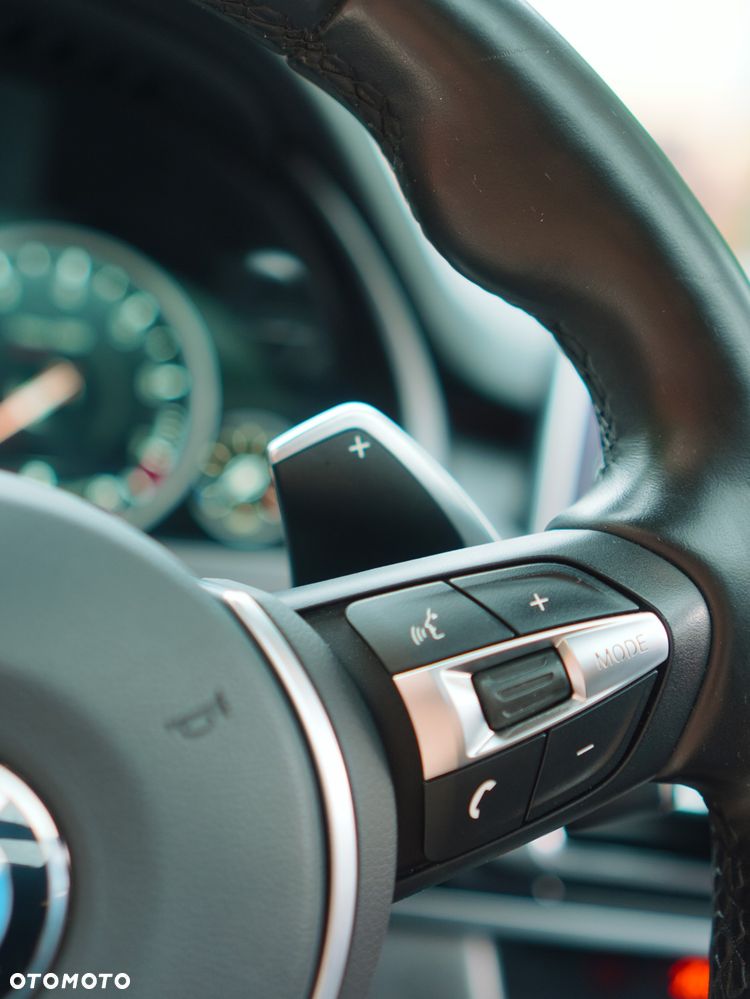 BMW X5 xDrive35i - 16