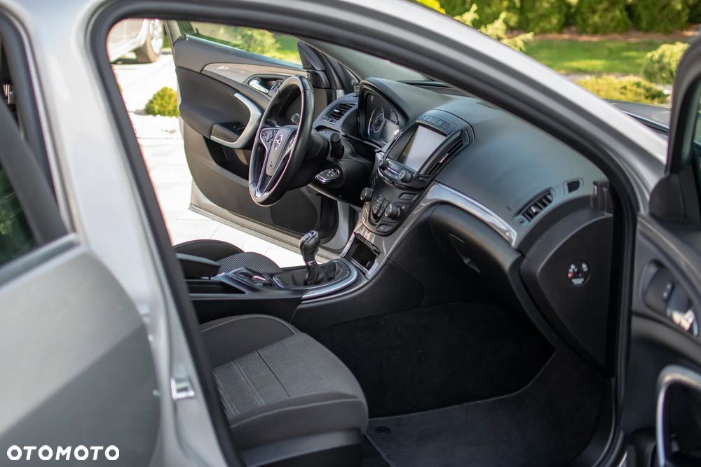 Opel Insignia - 35