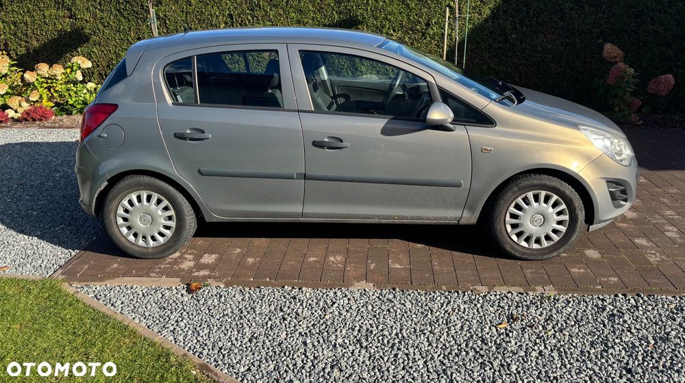 Opel Corsa 1.2 16V Cosmo - 3