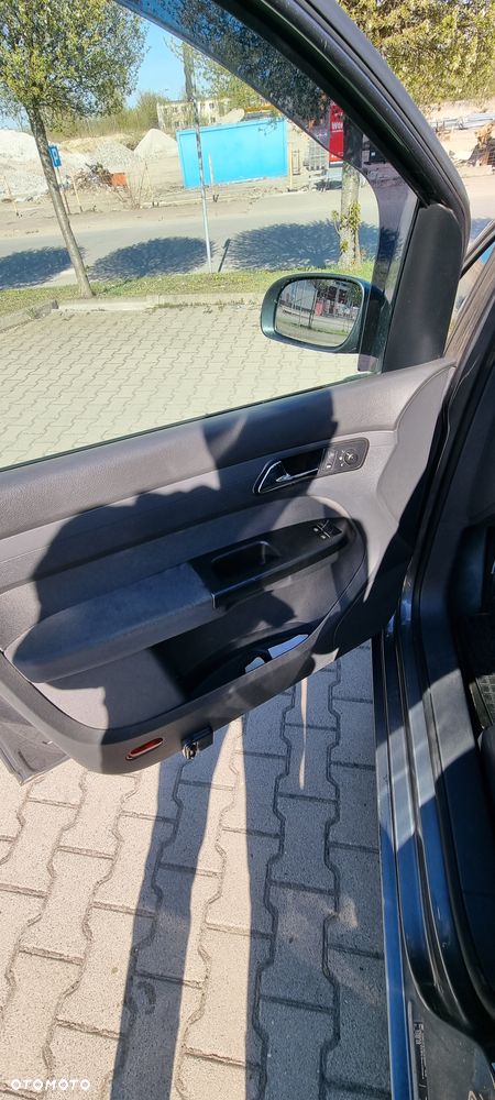 Volkswagen Touran 1.9 TDI Basis - 22