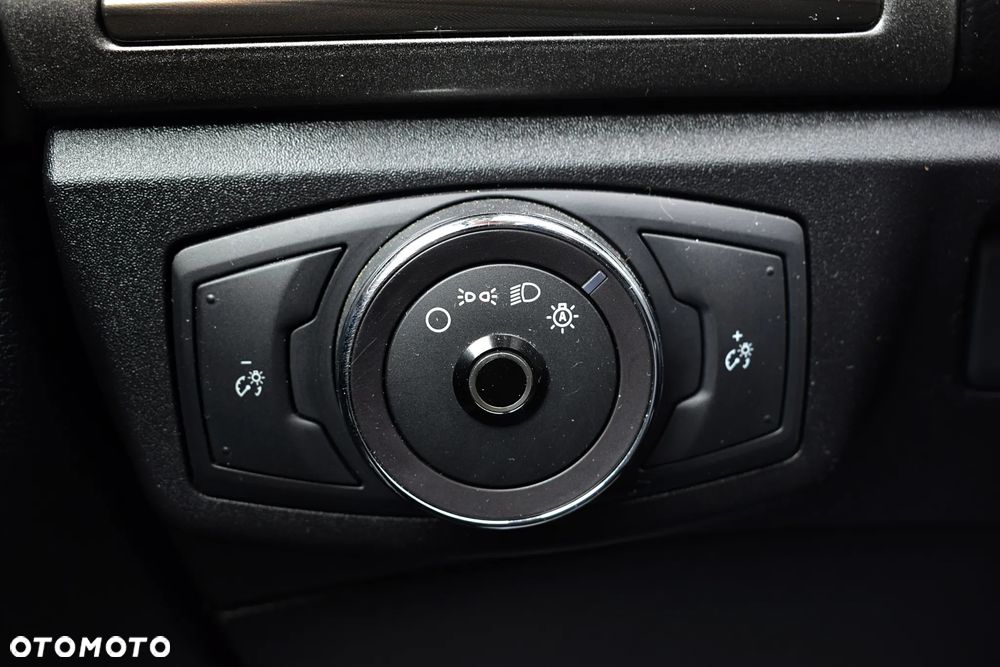 Ford Fusion 2.0 EcoBoost Titanium - 19